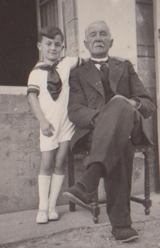Michel Deguillaume enfant aux côtés de son arrière-grand-père Bertrand
